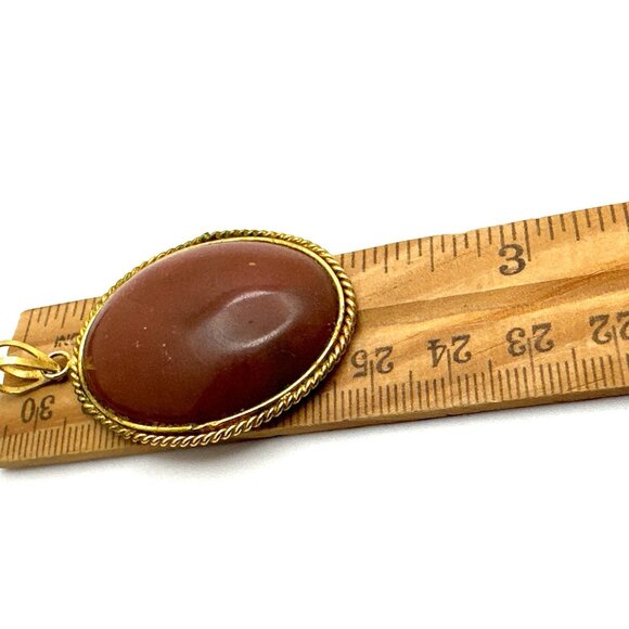 Vintage Cabochon Red Jasper Pendant Gold Tone Statement Boho Regal Timeless Chic - Picture 8 of 8